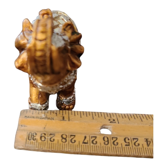 Small Indian Elephant Golden Resin Feng Shui Lucky Boho Figurine 2.5" Marked #4 - Picture 10 of 11